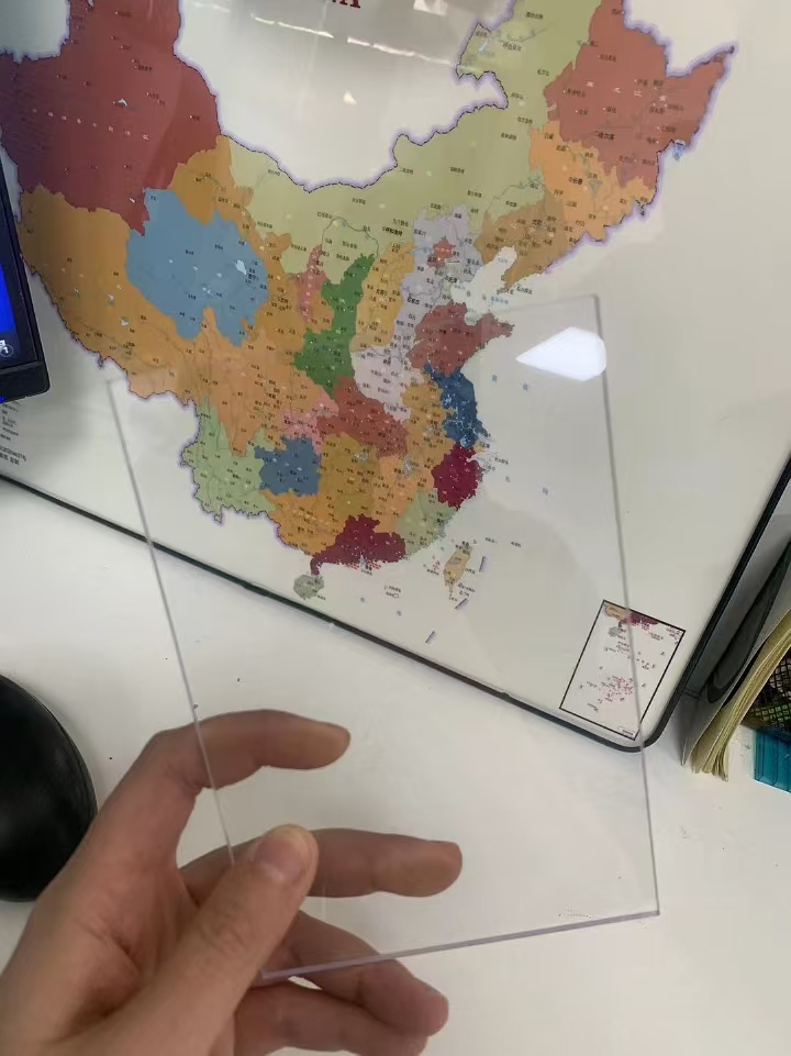PC耐力板选购指南：透明/彩色/磨砂/颗粒四种类型怎么选？