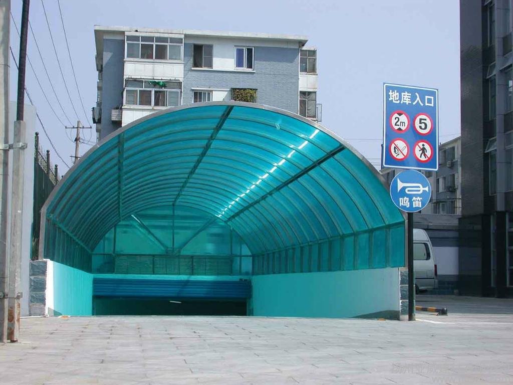 某住宅小区地下车库出入口PC阳光板采光棚工程案例