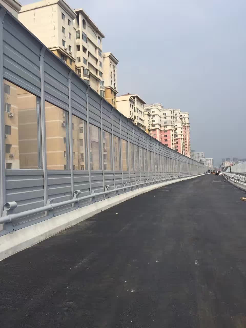 PC耐力板声屏障城市高架隔音屏实景